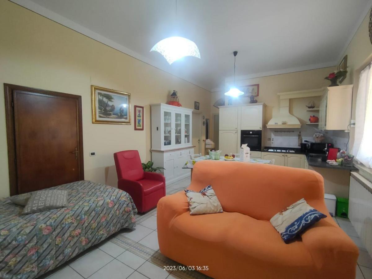 La Casa Di Fiorella チェッレート・グイーディ エクステリア 写真
